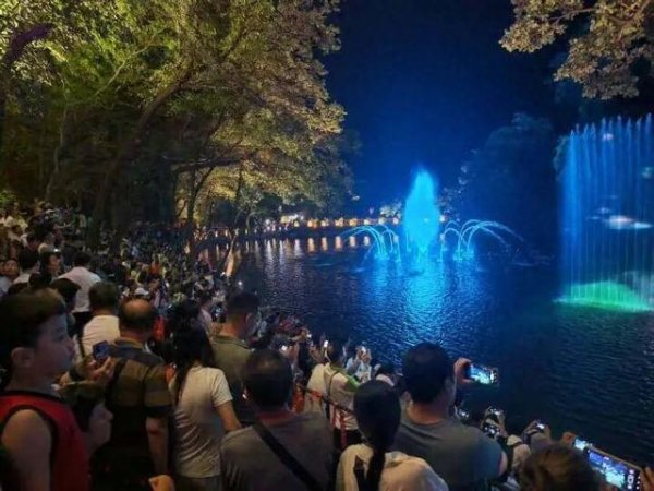 博易股票 辽宁千山景区调整音乐喷泉表演时间